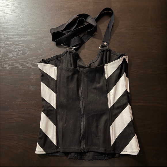 Hot Topic Black and White corset - Picture 2 of 3